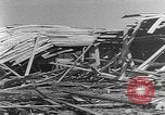 Standbild Tests von Brandbomben gegen hölzerne Strukturen Florida United States USA, 1945, aus Sekunde 45 historischem Filmmaterial Videoclip 65675051711