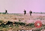 Standbild Schlacht von Okinawa Okinawa Ryukyu Inseln, 1945, aus Sekunde 26 historischem Filmmaterial Videoclip 65675051717