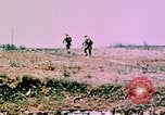 Standbild Schlacht von Okinawa Okinawa Ryukyu Inseln, 1945, aus Sekunde 27 historischem Filmmaterial Videoclip 65675051717