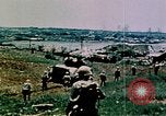 Standbild Schlacht von Okinawa Okinawa Ryukyu Inseln, 1945, aus Sekunde 42 historischem Filmmaterial Videoclip 65675051717