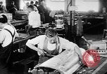 Immagine di Costruzione di DH-4 aeroplani United States USA, 1918, secondo 52 filmato di repertorio 65675051726
