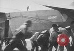 Immagine di Primo volo in aeroplano da Stati Uniti d'America alle Hawaii Oakland California USA, 1927, secondo 7 filmato di repertorio 65675051734