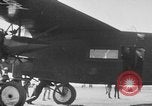 Immagine di Primo volo in aeroplano da Stati Uniti d'America alle Hawaii Oakland California USA, 1927, secondo 13 filmato di repertorio 65675051734