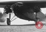 Immagine di Primo volo in aeroplano da Stati Uniti d'America alle Hawaii Oakland California USA, 1927, secondo 28 filmato di repertorio 65675051734