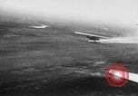 Immagine di Primo volo in aeroplano da Stati Uniti d'America alle Hawaii Oakland California USA, 1927, secondo 36 filmato di repertorio 65675051734