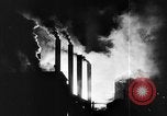 Image Les travailleurs de l'acier découpé sur le brouillard United States USA, 1943, de la seconde 7 séquences d'archives historiques vidéo 65675051747