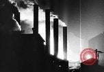 Image Les travailleurs de l'acier découpé sur le brouillard United States USA, 1943, de la seconde 12 séquences d'archives historiques vidéo 65675051747