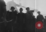 Image Les travailleurs de l'acier découpé sur le brouillard United States USA, 1943, de la seconde 18 séquences d'archives historiques vidéo 65675051747