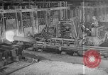 Image Les travailleurs de l'acier découpé sur le brouillard United States USA, 1943, de la seconde 19 séquences d'archives historiques vidéo 65675051747