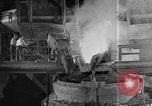 Image Les travailleurs de l'acier découpé sur le brouillard United States USA, 1943, de la seconde 22 séquences d'archives historiques vidéo 65675051747
