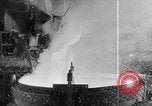 Image Les travailleurs de l'acier découpé sur le brouillard United States USA, 1943, de la seconde 26 séquences d'archives historiques vidéo 65675051747