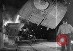 Image Les travailleurs de l'acier découpé sur le brouillard United States USA, 1943, de la seconde 27 séquences d'archives historiques vidéo 65675051747