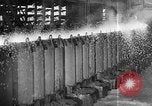 Image Les travailleurs de l'acier découpé sur le brouillard United States USA, 1943, de la seconde 34 séquences d'archives historiques vidéo 65675051747