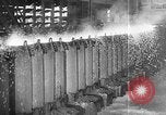 Image Les travailleurs de l'acier découpé sur le brouillard United States USA, 1943, de la seconde 35 séquences d'archives historiques vidéo 65675051747