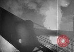Image Les travailleurs de l'acier découpé sur le brouillard United States USA, 1943, de la seconde 39 séquences d'archives historiques vidéo 65675051747