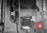 Image Les travailleurs de l'acier découpé sur le brouillard United States USA, 1943, de la seconde 46 séquences d'archives historiques vidéo 65675051747