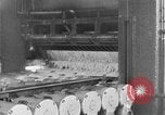 Image Les travailleurs de l'acier découpé sur le brouillard United States USA, 1943, de la seconde 58 séquences d'archives historiques vidéo 65675051747
