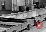 Image Les travailleurs de l'acier découpé sur le brouillard United States USA, 1943, de la seconde 62 séquences d'archives historiques vidéo 65675051747