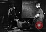 Standbild Stahlarbeiter und Stahlwerk Youngstown Ohio USA, 1944, aus Sekunde 22 historischem Filmmaterial Videoclip 65675051762