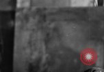 Standbild Stahlarbeiter und Stahlwerk Youngstown Ohio USA, 1944, aus Sekunde 39 historischem Filmmaterial Videoclip 65675051762