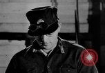 Standbild Stahlarbeiter und Stahlwerk Youngstown Ohio USA, 1944, aus Sekunde 50 historischem Filmmaterial Videoclip 65675051762