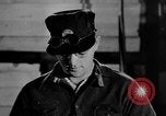 Standbild Stahlarbeiter und Stahlwerk Youngstown Ohio USA, 1944, aus Sekunde 51 historischem Filmmaterial Videoclip 65675051762