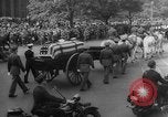 Standbild Franklin D Roosevelt die Beerdigung Prozession Washington DC USA, 1945, aus Sekunde 18 historischem Filmmaterial Videoclip 65675051765