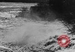 Immagine di WPA per la costruzione di ponti di Pietroburgo West Virginia Petersburg Virginia USA, 1937, secondo 5 filmato di repertorio 65675051769