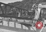 Immagine di WPA per la costruzione di ponti di Pietroburgo West Virginia Petersburg Virginia USA, 1937, secondo 26 filmato di repertorio 65675051769