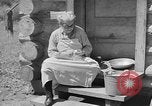 Standbild Camp Fairchance in Boone County West Virginia West Virginia USA, 1937, aus Sekunde 20 historischem Filmmaterial Videoclip 65675051770