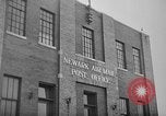 Standbild Air Mail Service in den Vereinigten Staaten Newark New Jersey USA, 1943, aus Sekunde 61 historischem Filmmaterial Videoclip 65675051774