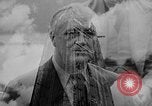 Standbild Präsident Franklin D Roosevelt in den Schritten des Parlaments Ottawa Kanada, 1943, aus Sekunde 1 historischem Filmmaterial Videoclip 65675051794