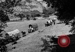 Immagine di Cavallo e carri coperti United States USA, 1918, secondo 13 filmato di repertorio 65675051805