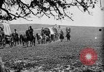 Immagine di Cavallo e carri coperti United States USA, 1918, secondo 23 filmato di repertorio 65675051805