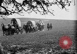 Immagine di Cavallo e carri coperti United States USA, 1918, secondo 40 filmato di repertorio 65675051805