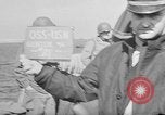 Standbild Lieutenant Ralph Adams an Bord LST im Englischen Kanal, 1944, aus Sekunde 1 historischem Filmmaterial Videoclip 65675051825