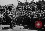 Standbild Lieutenant Ralph Adams an Bord LST im Englischen Kanal, 1944, aus Sekunde 41 historischem Filmmaterial Videoclip 65675051825