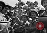 Standbild Lieutenant Ralph Adams an Bord LST im Englischen Kanal, 1944, aus Sekunde 49 historischem Filmmaterial Videoclip 65675051825