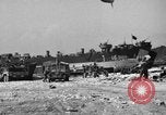 Standbild USA sailor Saint Raphael Frankreich, 1944, aus Sekunde 15 historischem Filmmaterial Videoclip 65675051850