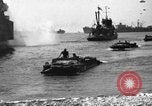 Standbild USA sailor Saint Raphael Frankreich, 1944, aus Sekunde 17 historischem Filmmaterial Videoclip 65675051850