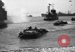Standbild USA sailor Saint Raphael Frankreich, 1944, aus Sekunde 18 historischem Filmmaterial Videoclip 65675051850