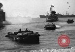 Standbild USA sailor Saint Raphael Frankreich, 1944, aus Sekunde 27 historischem Filmmaterial Videoclip 65675051850