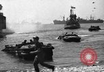 Standbild USA sailor Saint Raphael Frankreich, 1944, aus Sekunde 30 historischem Filmmaterial Videoclip 65675051850
