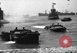 Standbild USA sailor Saint Raphael Frankreich, 1944, aus Sekunde 34 historischem Filmmaterial Videoclip 65675051850