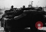 Standbild USA sailor Saint Raphael Frankreich, 1944, aus Sekunde 43 historischem Filmmaterial Videoclip 65675051850