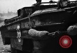 Standbild USA sailor Saint Raphael Frankreich, 1944, aus Sekunde 45 historischem Filmmaterial Videoclip 65675051850