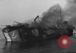 Image bombardé LST Saint Raphael France, 1944, de la seconde 5 séquences d'archives historiques vidéo 65675051853