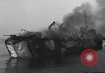 Image bombardé LST Saint Raphael France, 1944, de la seconde 6 séquences d'archives historiques vidéo 65675051853