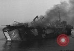 Image bombardé LST Saint Raphael France, 1944, de la seconde 7 séquences d'archives historiques vidéo 65675051853