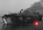Image bombardé LST Saint Raphael France, 1944, de la seconde 9 séquences d'archives historiques vidéo 65675051853